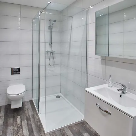 Host & - One, Hudsons Yard House Γουίτμπι